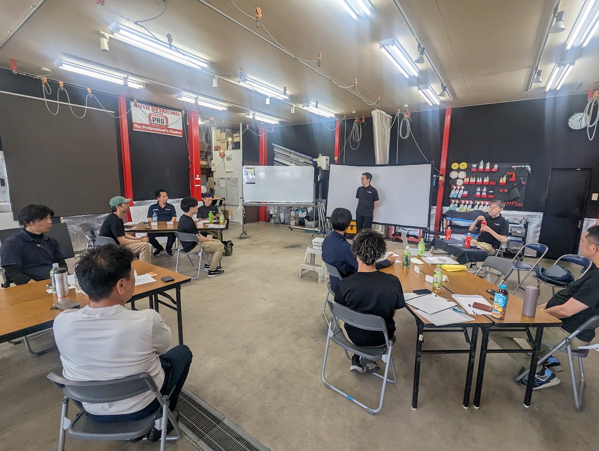 勉強会の講義風景