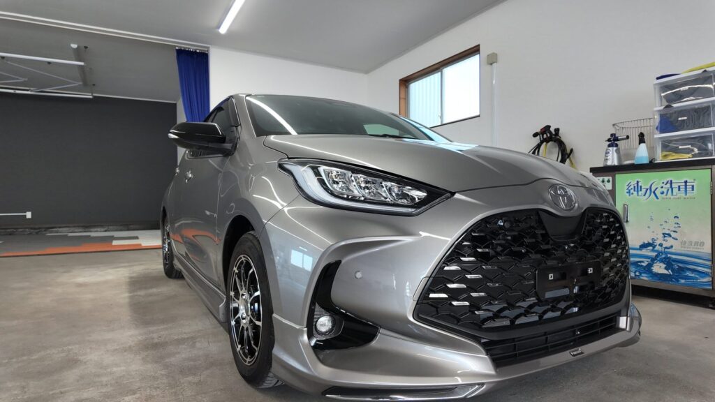 sx040-questa-yaris-01 - SystemXセラミックコーティング|米国製特殊コーティング トヨタ ヤリスのセラミックコーティング施工