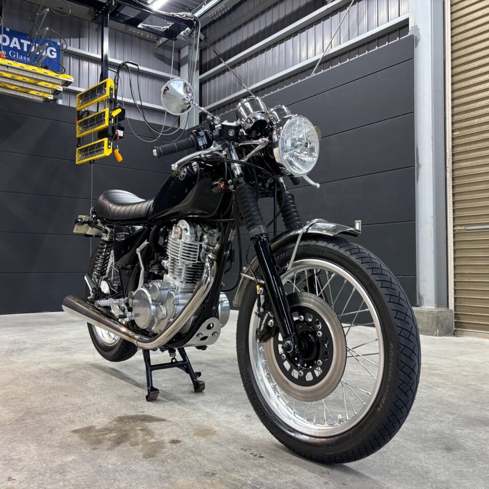 sx073-soup-sr400-01 - SystemXセラミックコーティング|米国製特殊コーティング ヤマハ SR400の仕上がり